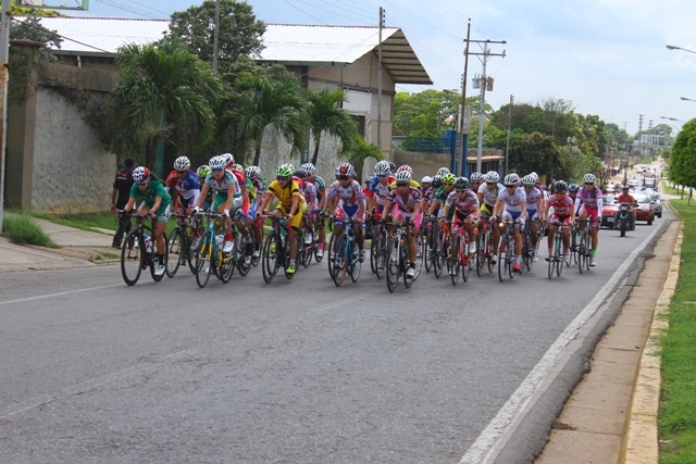 Las pedalistas recorrieron las avenidas Rómulo Gallegos y Manapire