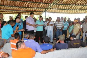 El alcalde Pedro Loreto expuso sus exigencias a los trabajadores del volante de las 8 líneas para que cumplan con la ley