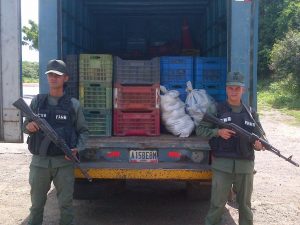 Castrenses retuvieron camión cargado de verduras