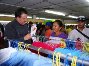 El Alcalde Pedro Loreto beneficia a los guariqueños con la Feria Escolar