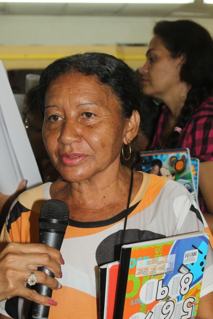 Luisa Carias, residente del sector centro “Esto de verdad representa una gran ayuda para nosotras las amas de casa los precios son solidarios”
