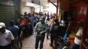 funcionarios-Puerto-Cruz-Foto-Tiempo_NACIMA20160820_0027_6