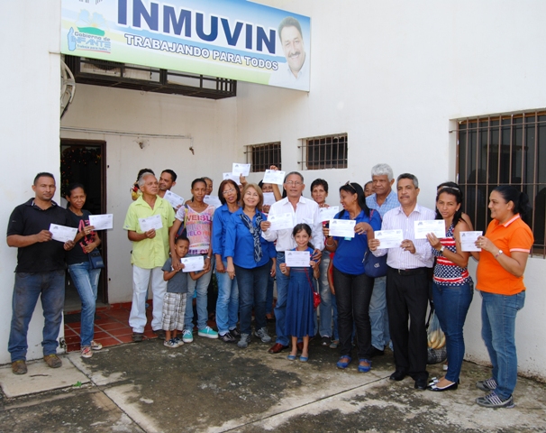 inmuvin-apoya-a-las-familias-mas-necesitadas-con-la-entrega-de-microcreditos