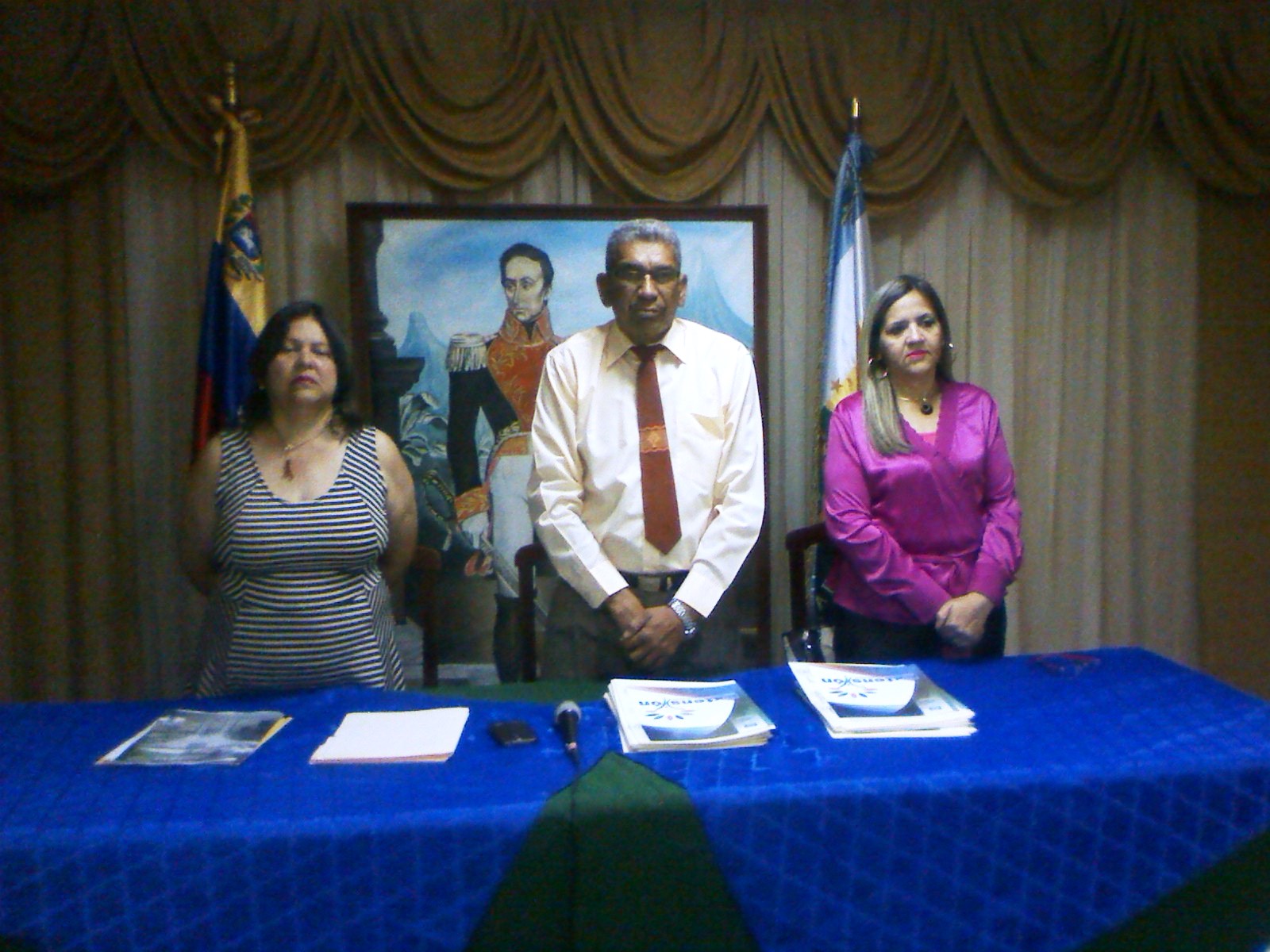 El presidium estuvo integrado por el profesor Jocho Morales, la Doctora Gisel Vaderna y la Doctora Socorro Hernández