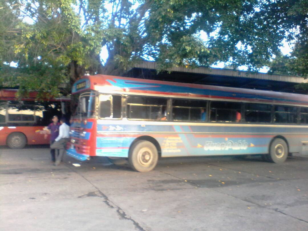 Colectivo Transporte Maracay cubriendo su ruta habitual