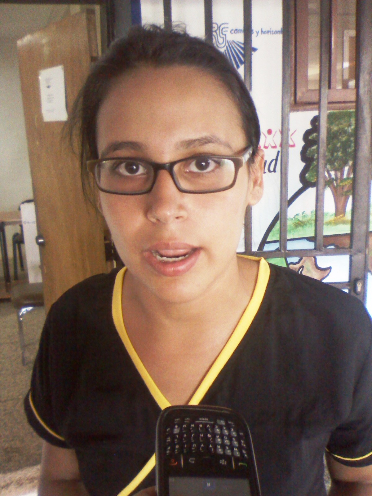 La estudiante del tercer año de medicina Saraí García destacó que el coordinador debe renunciar ante los problemas que tiene la Unerg