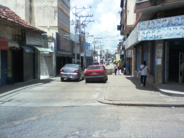 La calle Atarraya en el casco central de la ciudad se evidenció el cierre de comercios 