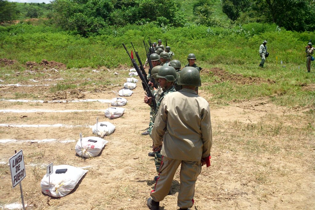 Los Milicianos realizaron práctica de tiro con el Fusil liviano