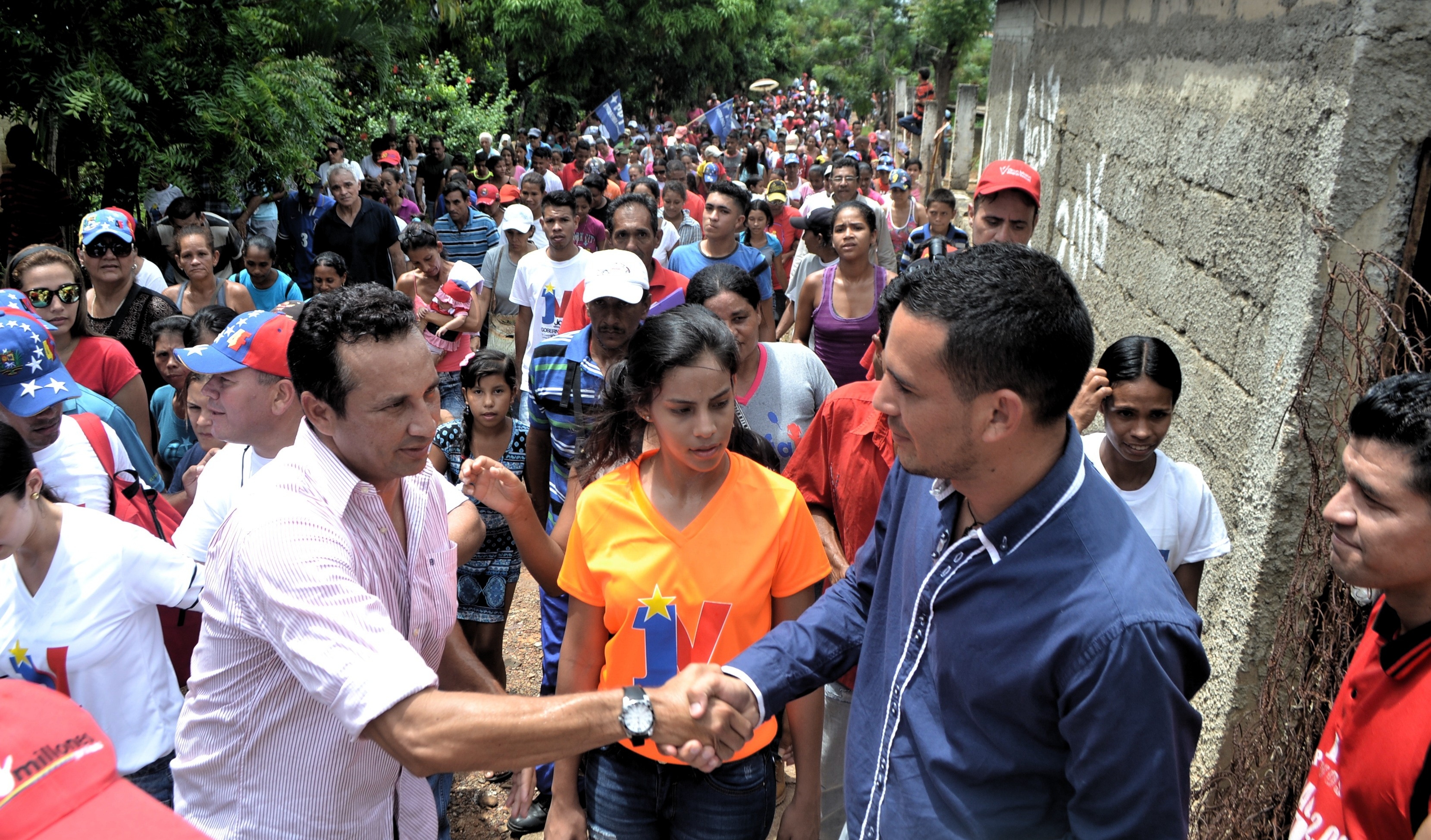 Pueblo gracitano brindó apoyo contundente al candidato José Vásquez durante visita casa a casa en Altagracia de Orituco  