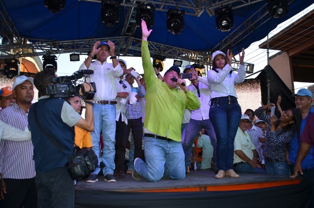 La pasión del candidato Pedro Loreto contagio a la masiva presencia de electores del municipio Miranda
