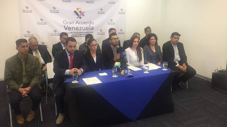Venezolanos en Bogotá presentan propuestas para solucionar crisis en su país