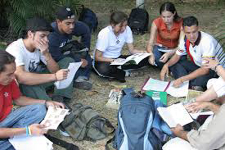 Venezolanos no requeriran legalizar titulos universitarios en Argentina