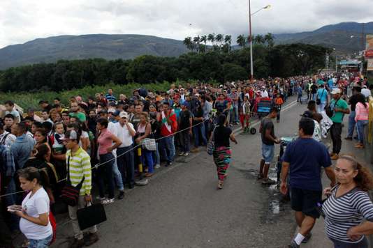Soluciones a crisis migratoria de venezolanos, Santos buscará en Cúcuta