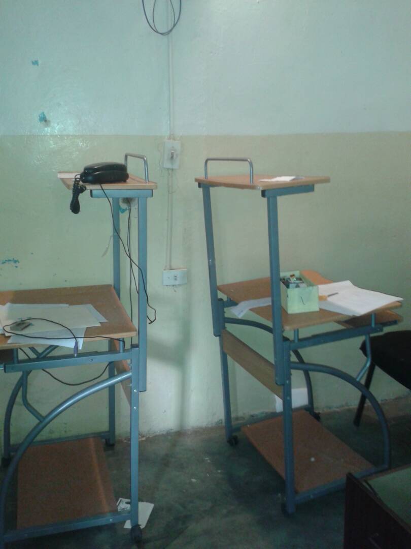 Aparte de hurtar los delincuentes ocasionaron algunos destrozos dentro de la escuela (1)