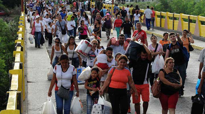 Miles de colombianos han decidido regresar a su lugar de origen debido a la situación económica de Venezuela 