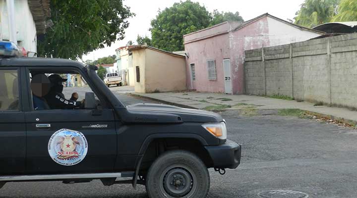 Efectivos allanaron una vivienda en la calle Deleite del municipio Infante. 