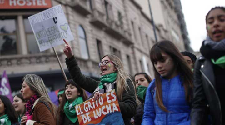 Muchas mujeres mueren luego de realizarse un aborto clandestino en Argentina. 