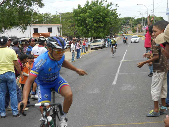 Diferentes categorías correrán en el clásico de ciclismo "San Lorenzo Martir" de Chaguaramas