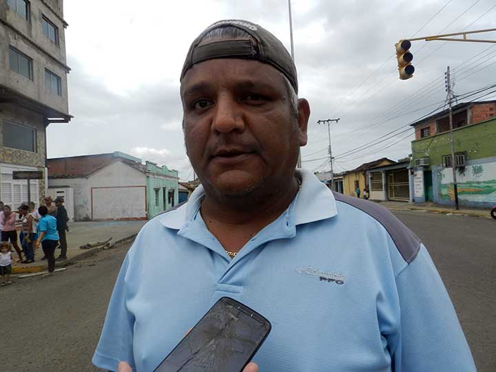 Manuel Muñoz "fuimos a Corpoelec y no tenemos respuesta, fuimos a la Alcaldía Bolivariana y tampoco da respuesta"