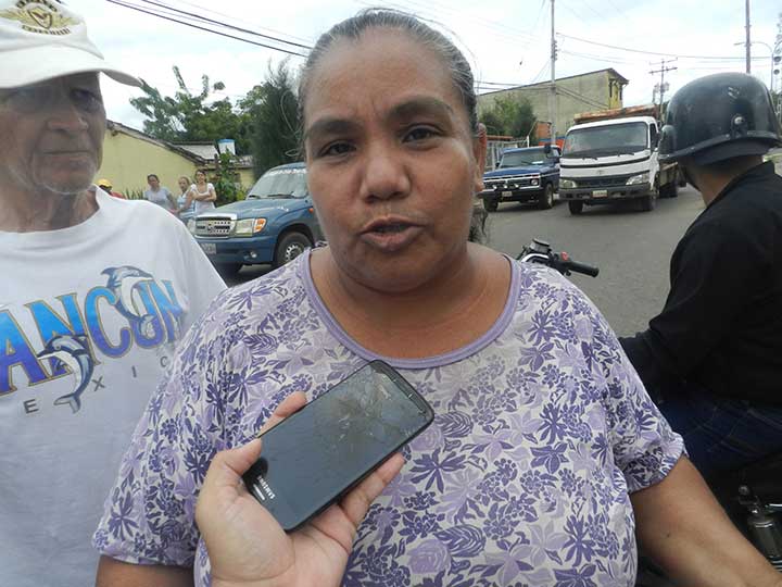 Maria Morales "se me quemaron los artefactos y se me daño la comida por falta de energía eléctrica"