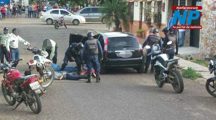 Funcionarios de la Policía del estado Guárico brindaron el apoyo en el procedimiento. Foto: Freddy Arvelaez