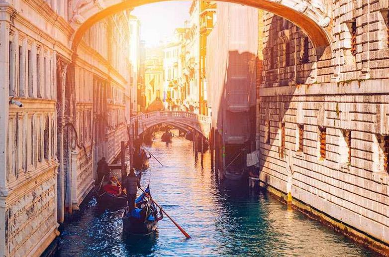 Puente de Los Suspiros, en Venecia
