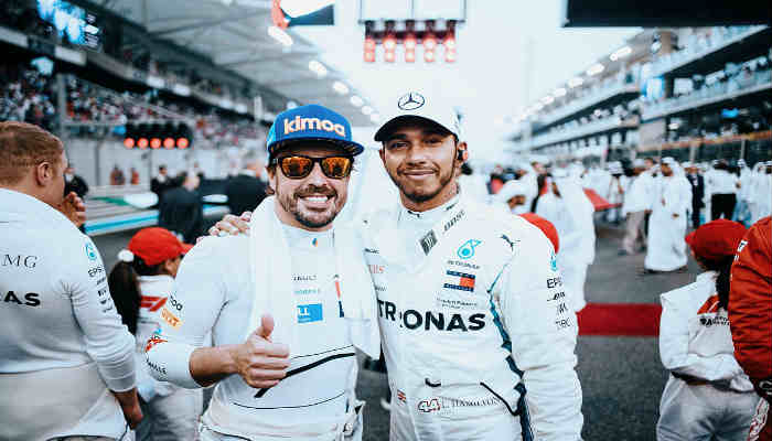 Alonso fue agasajado por todo lo alto en su despedida de la F1