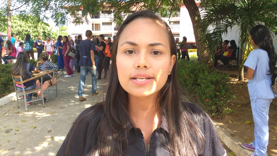 Mónica Hernández, estudiante de medicina en la UNERG