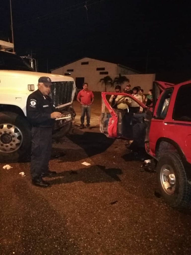 Funcionarios de la Policía Nacional Bolivariana iniciaron las investigaciones. El choque fue frontal. 