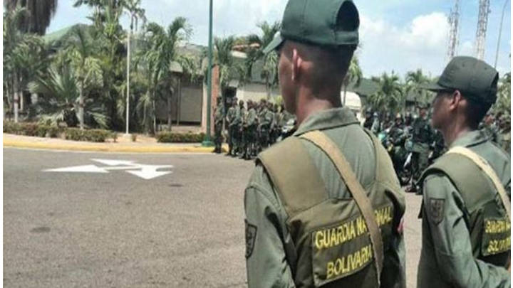 Militares venezolanos en la frontera