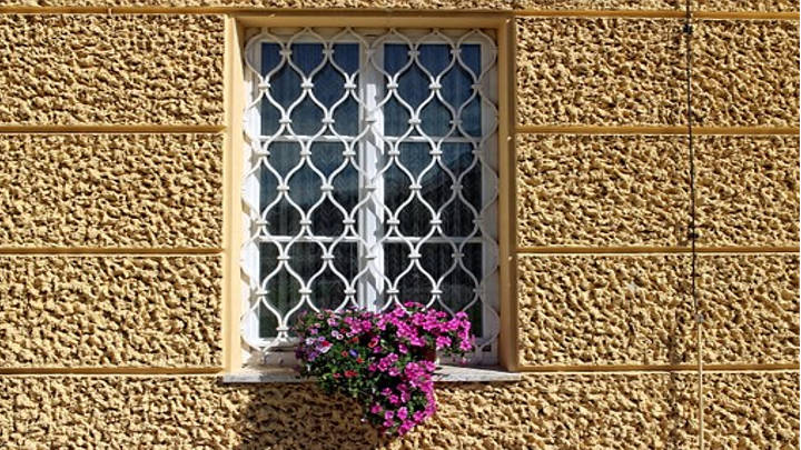 Una buena opción: Rejas de Ballestas en puertas y ventanas, confiables y decorativas