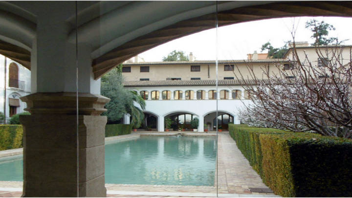 Lugares de paz y sosiego, Convento museo de Santa Clara, conlberca para sentir el rumor del agua