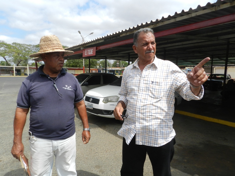 Jofre Fernandez, coordinador del terminal de pasajeros dijo que el servicio se presta en santa paz (1)