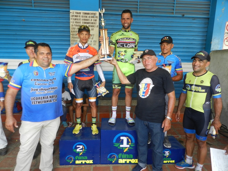 Premiación en categoría master B ciclismo chaguaramas