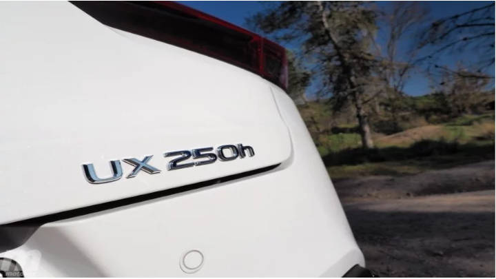 Una nueva versión Lexus UX 250h