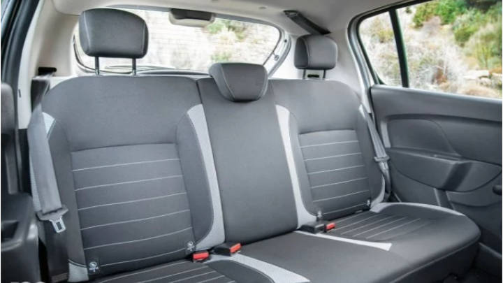 El espacio del Dacia Sandero es confortable y cómodo en su  parte trasera