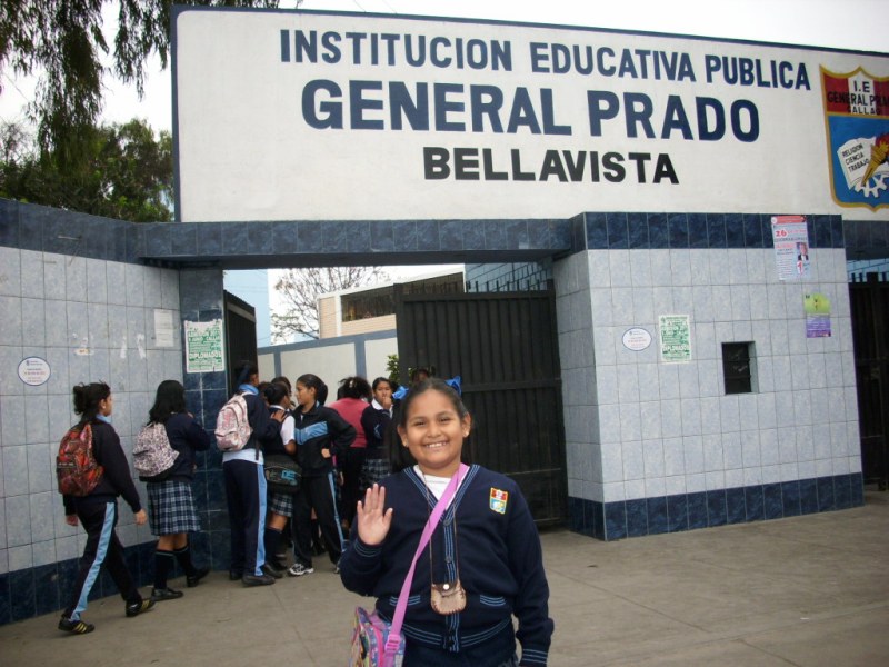 Actualmente cursa el 1er año de bachillerato en la Unidad Educativa femenina General Prado de El Callao Peru