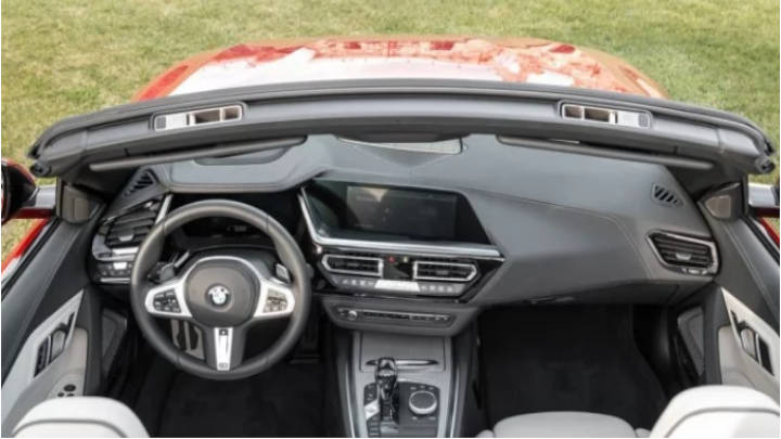  BMW Z4 Roadster 2019 en su tablero no le falta nada en tecnología, haciendo audaz y moderno