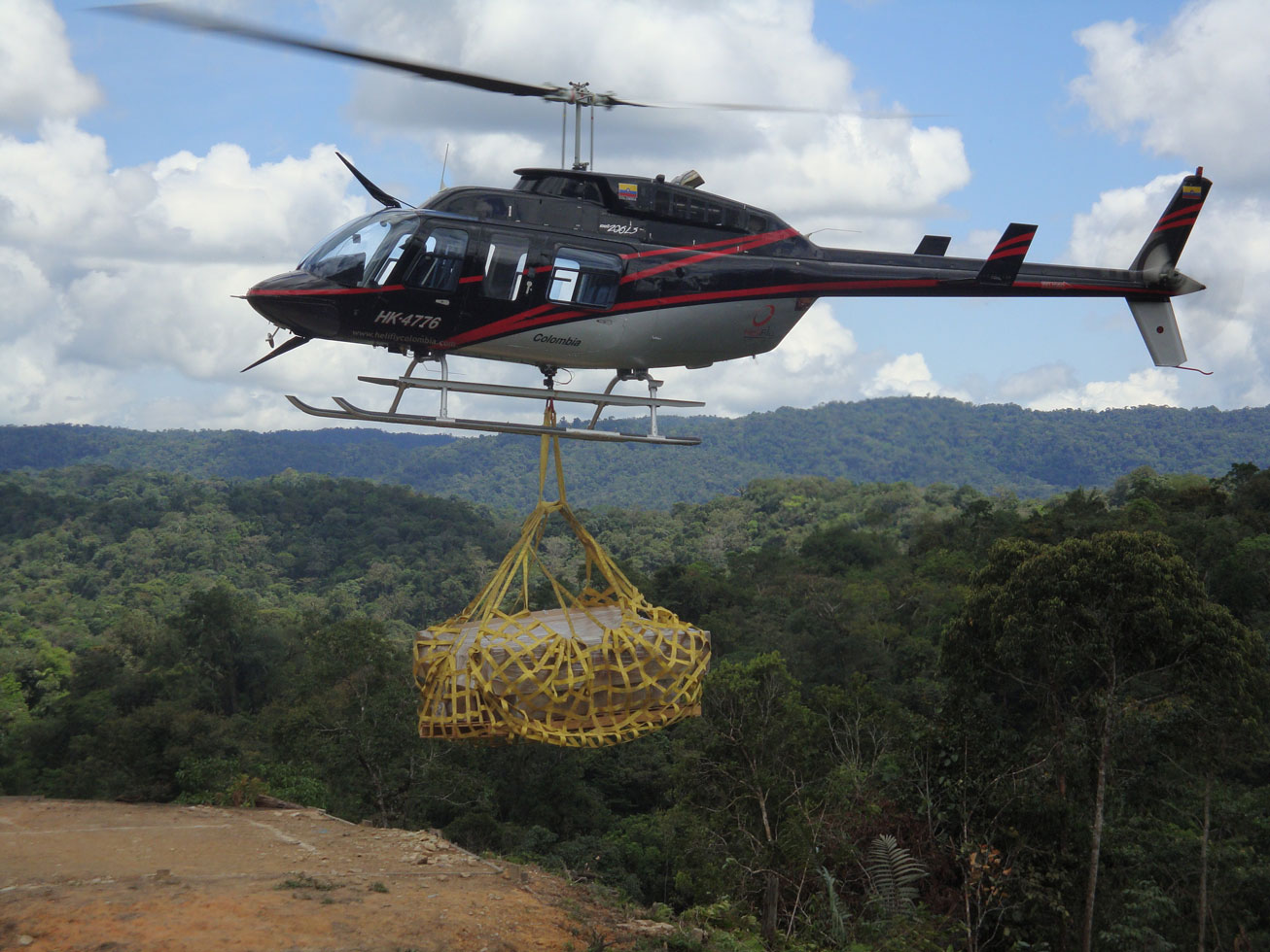 Se cae carga de helicóptero que trasladaba material para la construcción, en Antioquia