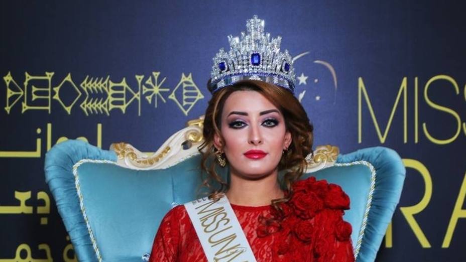 Por tomarse una selfie con Miss Israel, Miss Irak, tuvo que huir de su país