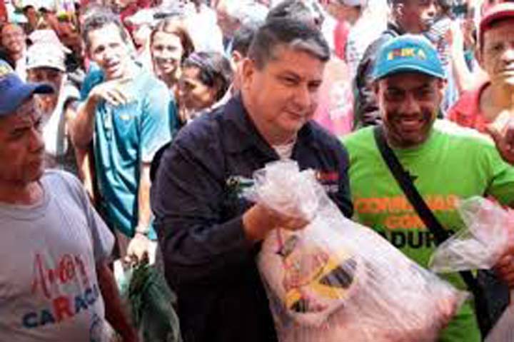 Diosdado Cabello: “Yo me molestaría por otra cosa, menos porque me llegue un pernil"