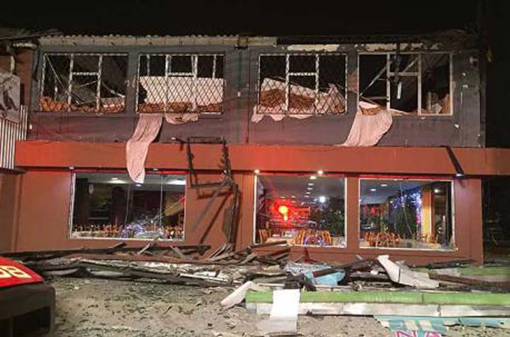 Dos fallecidos y ocho heridos dejó explosión en un restaurante en Quito