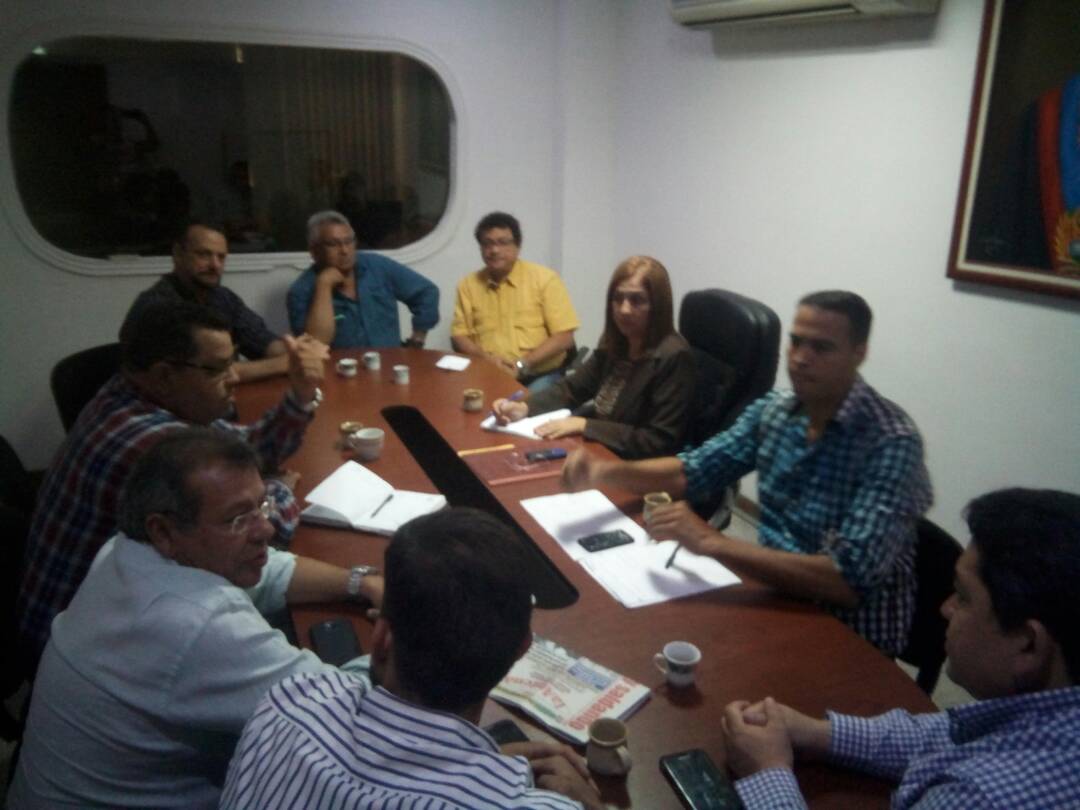 La alcaldesa reunida con empresarios y emprendedores de Infante