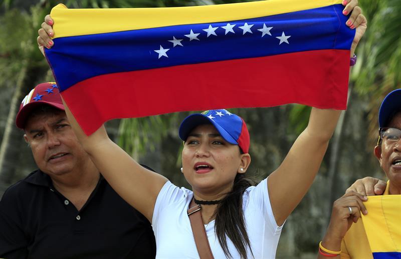Desde Chile, periodista venezolana presenta "El Diario de una Exiliada"