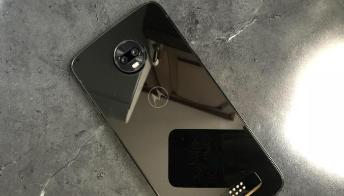 El Moto Z3 Play es un smartphone delicado y liviano