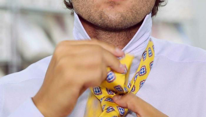 Las corbatas constantemente han formado parte del vestuario de los hombres