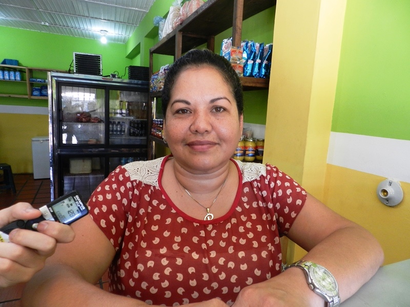 Romina Fernández, comerciante dijo que la Ayuda Humanitaria es esencial ante la falta de insumos y medicinas en los centros de salud públicos y privados.jpg