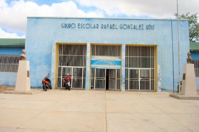 Escuela Rafael Gonzalez Udis en Valle de la Pascua sigue a la espera de la reparación prometida por Maduro.