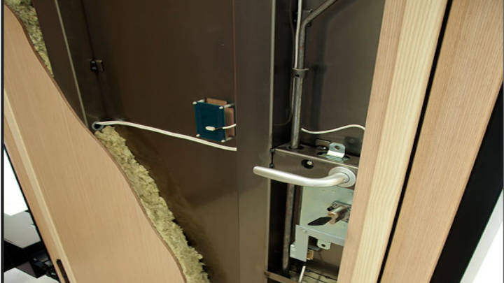 [:es]Diferencias entre puertas blindadas, seguridad y acorazadas[:]
