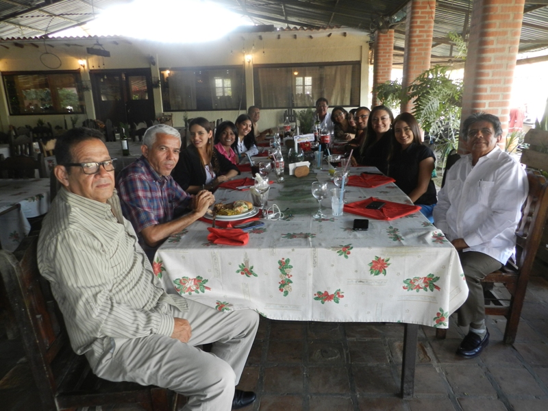 La Familia Deportiva 98.3 FM disfrutó de un rico almuerzo navideño